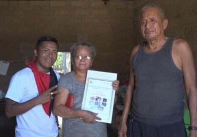 Familias de Ocotal reciben su título de propiedad