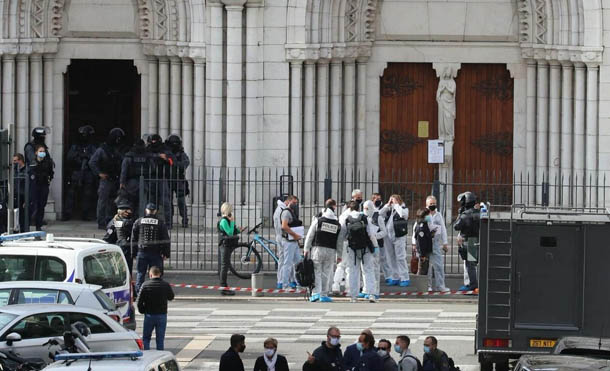 Foto Internet // Tres personas fallecieron tras un ataque en la Iglesia Católica de Nuestra Señora de Niza