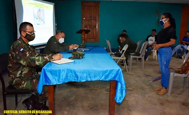 En la reunión se puntualizó el Plan de Lucha Contra el Abigeato y Contrabando de Ganado. / Foto: Ejército de Nicaragua 