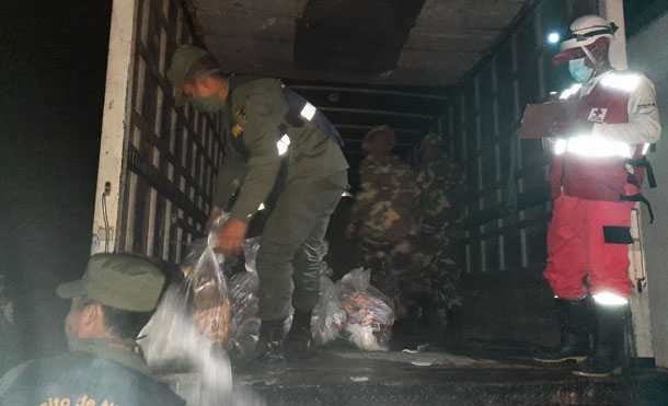 Foto Cortesía: Durante el descargue, se emplearon fuerzas y medios del Destacamento Militar Norte y de la Unidad Humanitaria y de Rescate “Comandante William Ramírez Solórzano”.