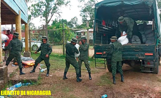 Durante el traslado de la ayuda humanitaria y el descargue, se emplearon fuerzas y medios del Batallón Ecológico “BOSAWÁS”.