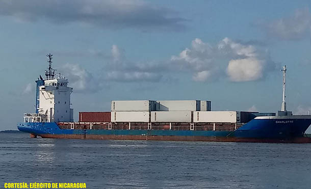 Foto Ejército de Nicaragua // Se recibieron 4 buques mercantes con mercadería de importación y exportación