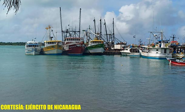 La recepción de 96 barcos de la flota pesquera, como medida de prevención ante la inminente amenaza del Huracán “IOTA”. / Foto: Ejército de Nicaragua