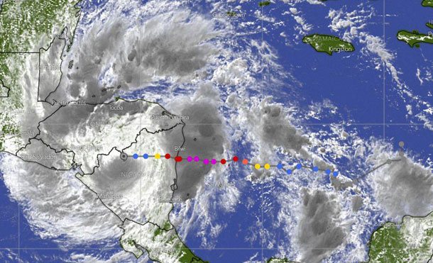 Foto Cortesía: IOTA se degradó a Tormenta Tropical, con vientos máximos sostenidos de 105 km/h (disminuyó en 15 km/h respecto al informe previo).