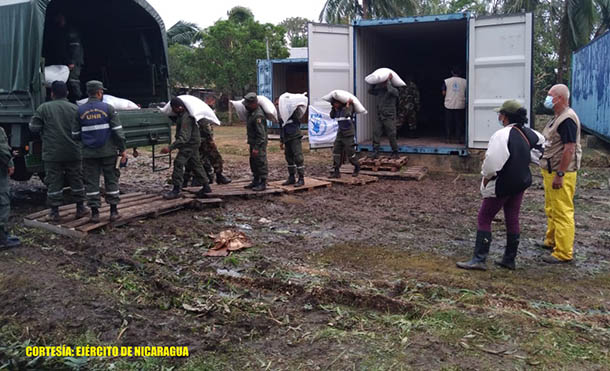 Ejército de Nicaragua realiza traslado de alimentos y despeje de vías en el Caribe nicaragüense