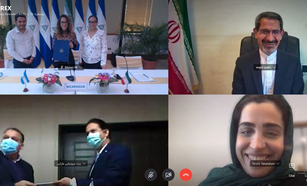 Foto Cortesía: Compañera Idania Castillo, Directora de la Cinemateca Nacional; el Embajador de Irán, Majid Salehi, y el Señor Alireza Tabesh, Presidente de la Fundación de Cine Farabi de Irán.