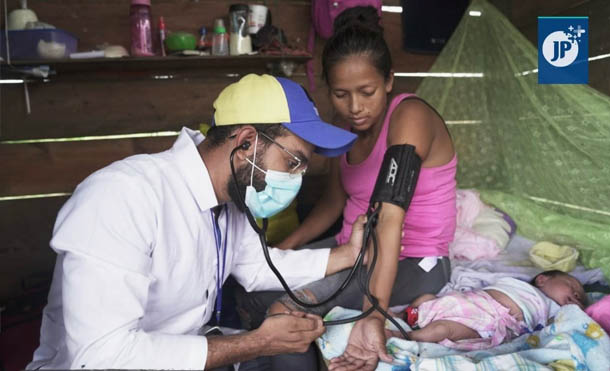 Foto JP // Las brigadas del Ministerio de Salud brindan atención a familias del Caribe nicaragüense