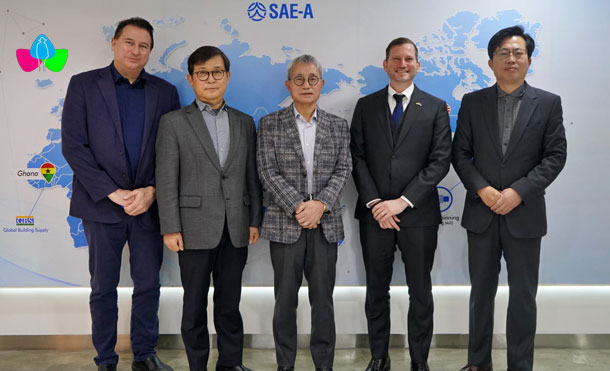 Foto Cortesía: Embajador Rodrigo Coronel y Junta Directiva de la Empresa Coreana SAE-A.
