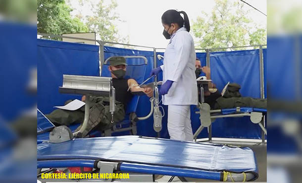 Foto Ejército de Nicaragua // Participaron 42 efectivos militares, recolectándose 21 litros de sangre