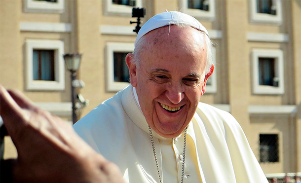 Su Santidad Papa Francisco / Imagen de Günther Simmermacher en Pixabay