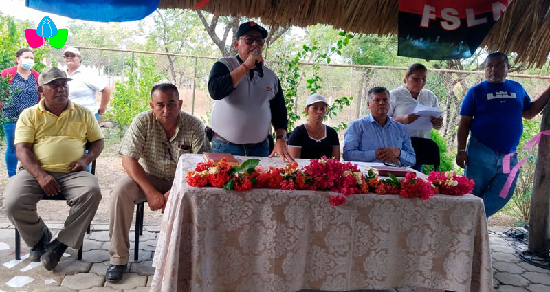 Autoridades del FISE hace entrega del sitio para proyecto de agua y saneamiento en comunidad Laurel Galán de San Francisco Libre