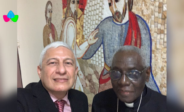 Su Eminencia, Cardenal Robert Sarah, Prefecto de la Congregación para el Culto Divino y la Disciplina de los Sacramentos junto con el Compañero Francisco Javier Bautista Lara, Embajador de Nicaragua.