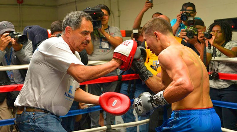 Ex manager Golovkin, Abel Sánchez en un entrenamiento público junto a Gennady Golovkin