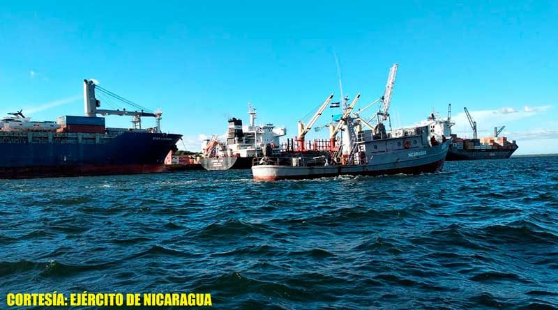 Buques y flota pesquera en el Océano Pacífico