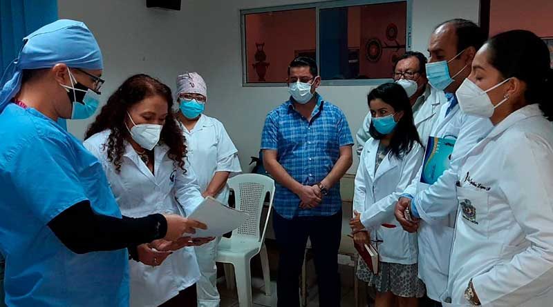 Doctora Sonia Castro en durante recorrido en el Hospital Doctor Humberto Alvarado Vásquez de Masaya