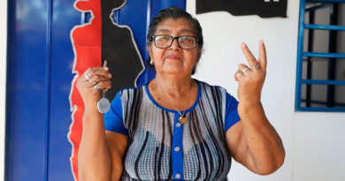 Protagonista Juana Esperanza Muñoz, en la entrega de la Vivienda Digna y Solidaria en el Barrio Adolfo Reyes, del Distrito V, de Managua.
