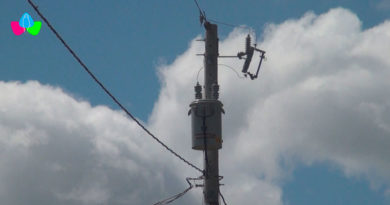 Transformador eléctrico ubicado en un poste para dar energía eléctrica a la comunidad Los Peraltas de Macuelizo, Nueva Segovia en Nicaragua.