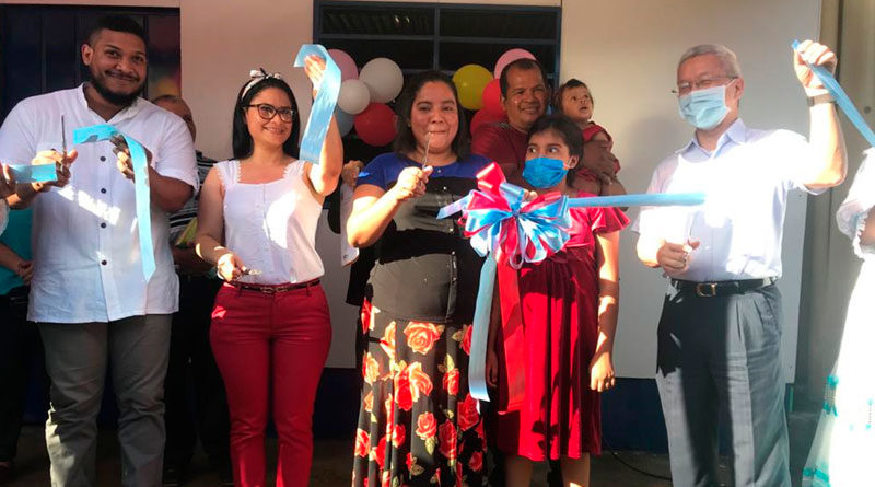 Autoridades de la Alcaldía de Managua y la Embajada de Taiwán, junto a la Protagonista Gerling Johanna Cajina Ayestas