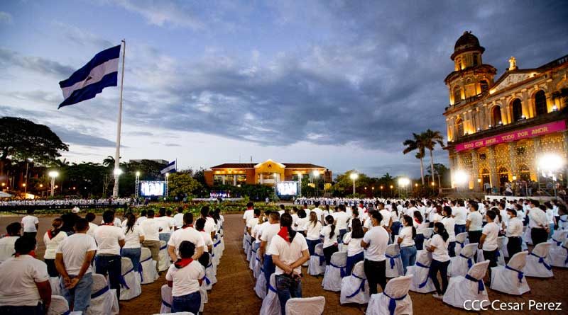 Juventud y Militancia en la Plaza de la Revolución durante el Acto en Homenaje al General Sandino