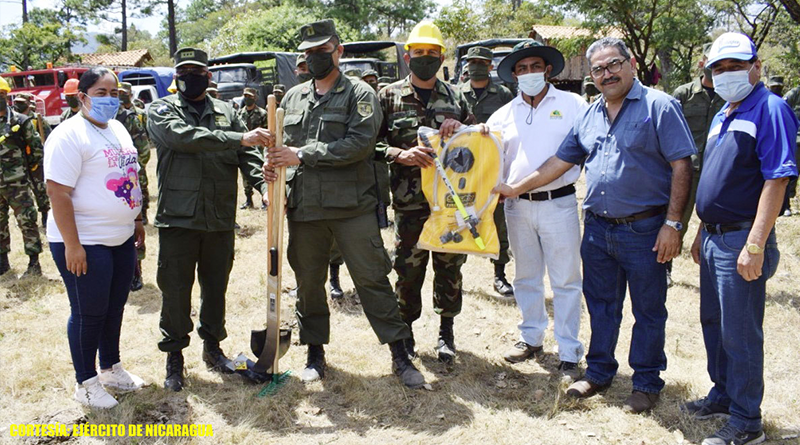 Durante la actividad, participaron autoridades departamentales y municipales de Madriz, brigadas comunitarias y brigadas multiamenazas de los municipios, así como bloques representativos del 1 Comando Militar Regional del Ejército de Nicaragua.