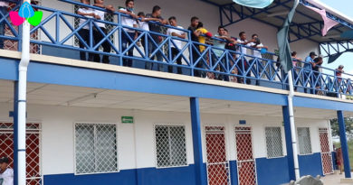 Estudiantes en el Centro Escolar San Luis de Rosita, RACN durante su inauguración.