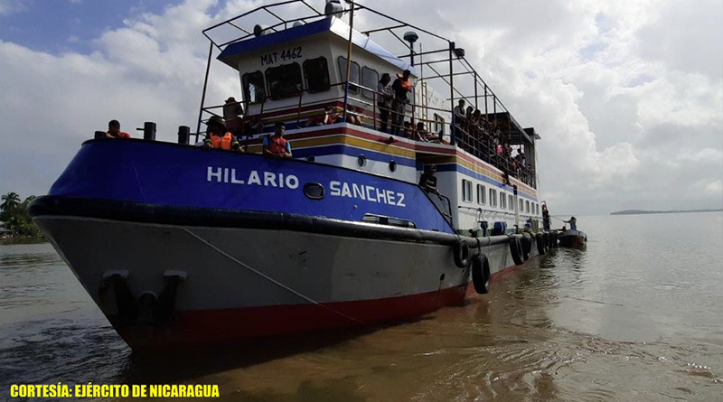 Efectivos militares del Distrito Naval Caribe de la Fuerza Naval brindando seguridad a buques mercantes y flota pesquera industrial en el mar caribe.