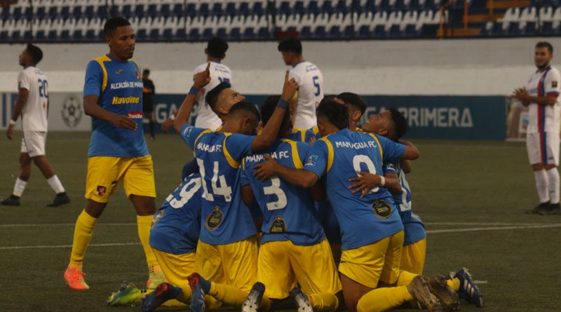 Equipo del Managua FC durante el juego ente Art Jalapa en la Liga Primera