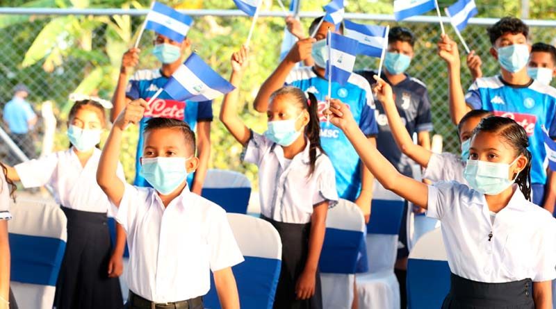 Alumnos durante el inicio del Curso Escolar 2021