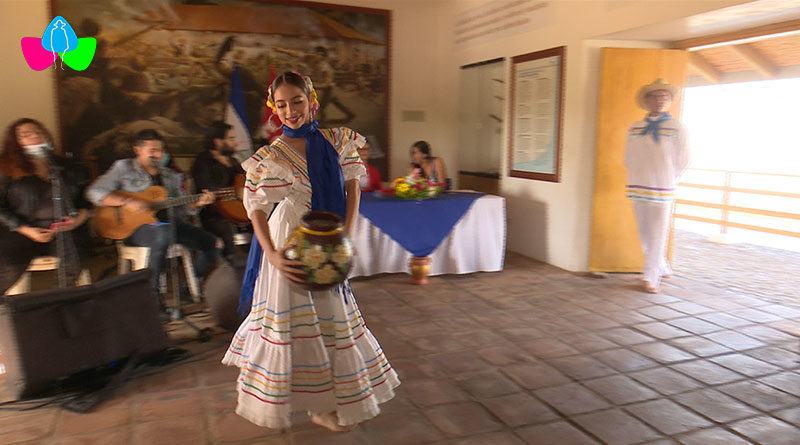 Presentación cultural desde la réplica de la Casa Museo Hacienda San Jacinto, ubicada en el Paseo Xolotlán, la Alcaldía de Managua.