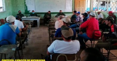 Reunión del Ejército de Nicaragua con productores y ganaderos de Puerto Cabezas