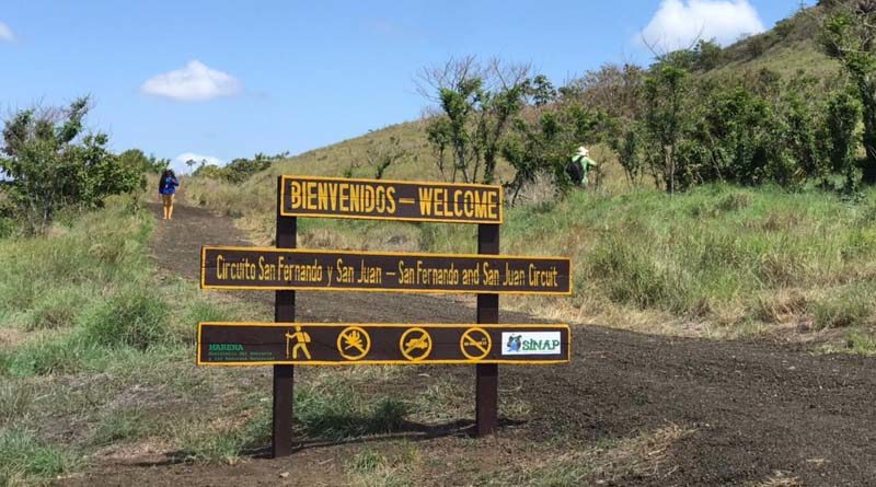 Entrada al sendero San Fernando en el Parque Nacional Volcán Masaya