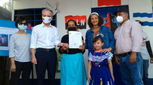 Representantes de la Alcaldía de Managua y la Embajada de Taiwán, junto a la Protagonista Miriam del Socorro Méndez Arellano