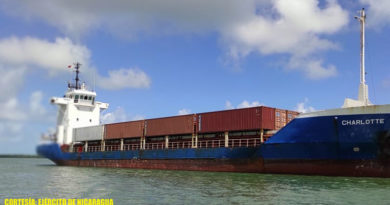 Buque mercante en aguas territoriales de Nicaragua