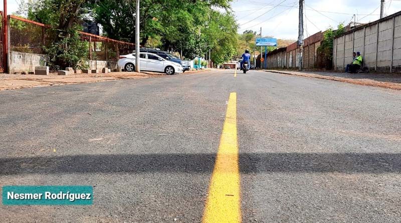 Calle construida por la Alcaldía de Managua en el barrio Los Arcos del distrito II