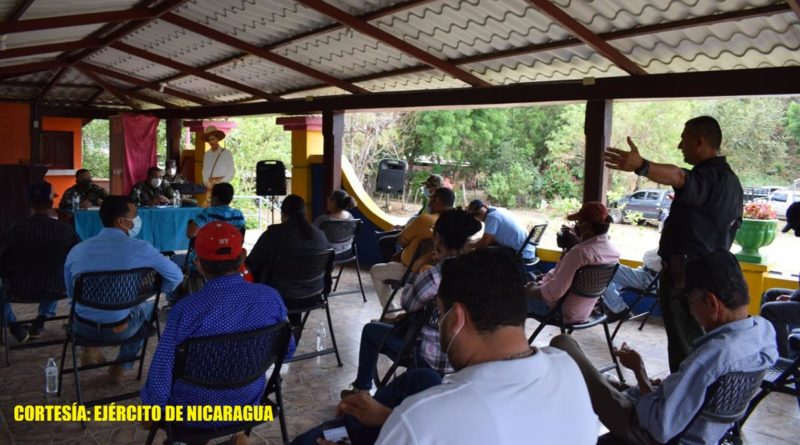 Productores y ganaderos sostiene reunión con el Ejército de Nicaragua en Villa El Carmen, Managua.