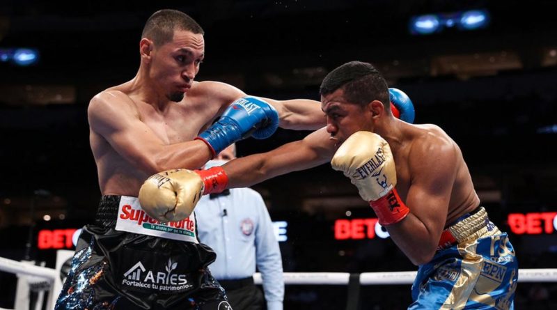 Román “Chocolatito” González y Juan Francisco “El Gallo” Estrada durante su segundo enfrentamiento el pasado 13 de marzo.