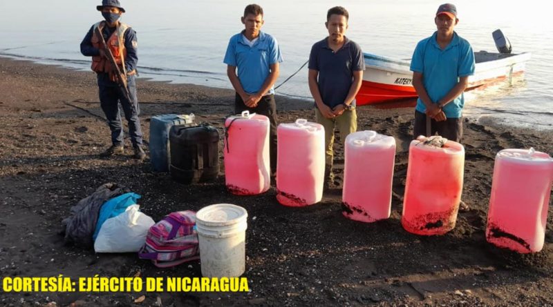 Fuerza Naval informó sobre 2 tripulantes y 1 pasajero a bordo, quienes ingresaron de manera ilegal al país, procedentes de la República de El Salvador.