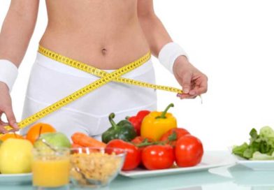 Mujer con cinta y verduras