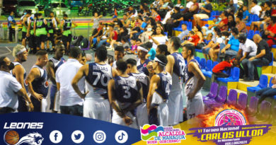 Jugadores de los Leones de Managua durante un juego en el Torneo de Baloncesto Carlos Ulloa 2021 en Managua.