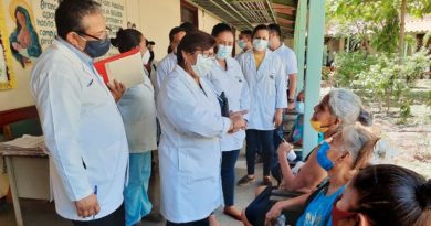 Ministra de salud durante el recorrido realizado en el Hospital Amistad Japón Nicaragua de Granada