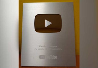 Placa de Plata entregada a Canal 4 Nicaragua por parte de YouTube