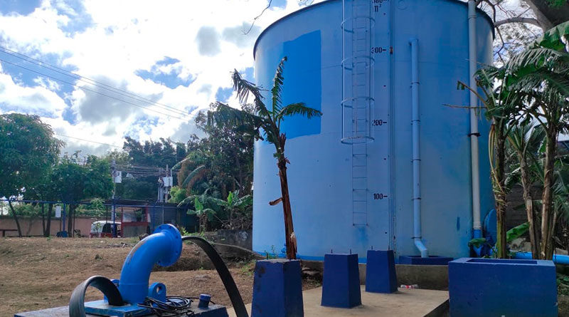 Tanque de nuevo pozo de agua potable en Villa Fontana, Managua