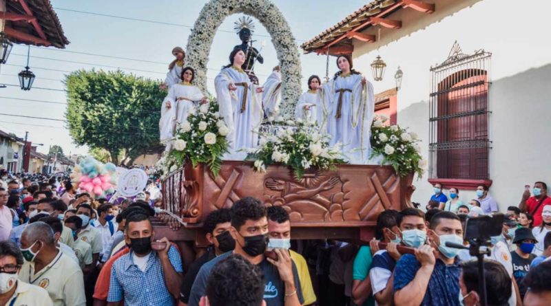 Protestantes cargan a San Benito de Palermo