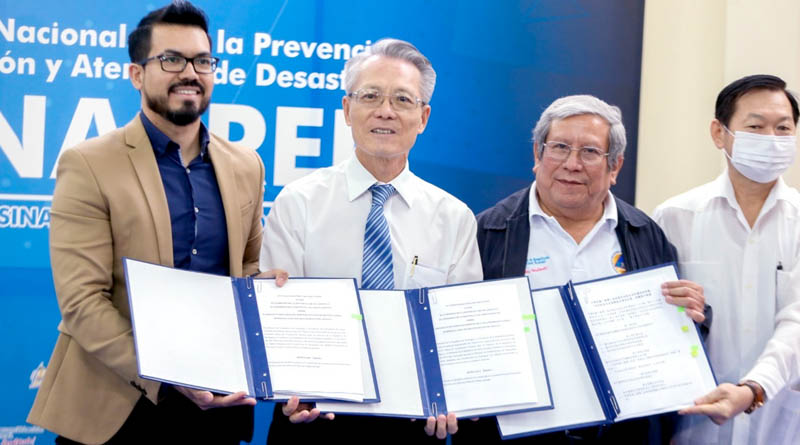 Autoridades de SINAPRED y la Embajada de Taiwán en Nicaragua, tras la firma de ejecución del proyecto