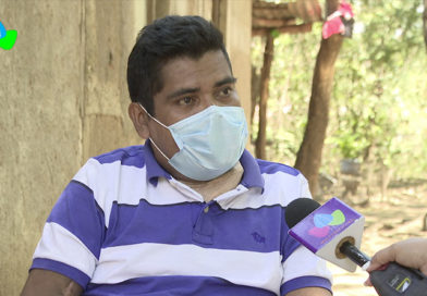 El señor Feliciano Francisco Aburto Reyes, uno de los primero en ser vacunados contra la Covid-19, con la vacuna rusa Sputnik V en Nicaragua.