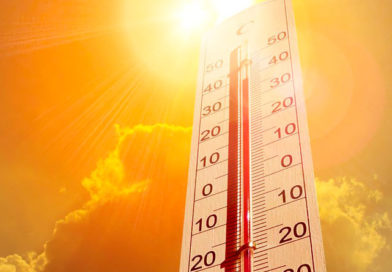Termómetro que mide la sensación térmica, marcando temperaturas altas.