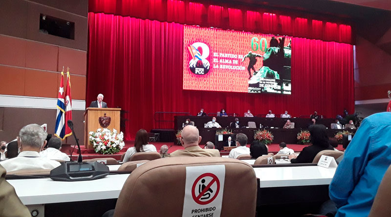 Presidente de Cuba, Miguel Díaz-Canel interviniendo en el VIII Congreso del Partido Comunista de Cuba