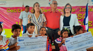 Autoridades de Lotería Nacional de Nicaragua entregando desembolso de utilidades al IND y MIFAMILIA