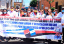 Militantes del Frente Sandinista en Carazo, Nicaragua, rindiendo homenaje a la inspectora Juana Francisca Aguilar Cano