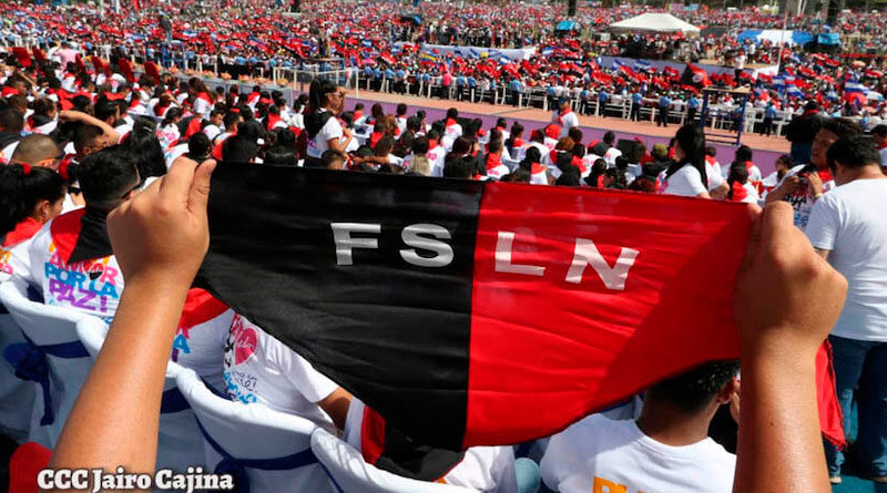 Cientos de miles de nicaragüenses congregados en la plaza Juan Pablo II en el acto del 19 de Julio